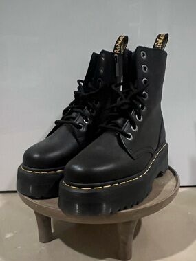 Dr. Martens Jadon III - Pisa Leather